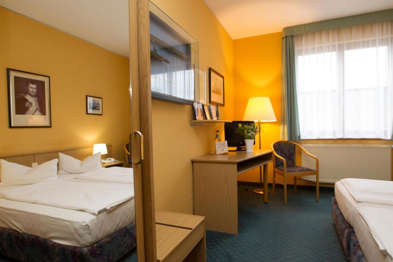 Jembo Park Hotel Iéna Extérieur photo