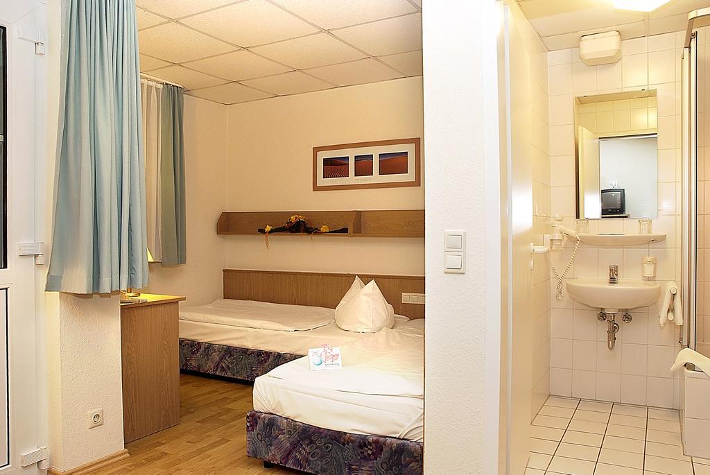 Jembo Park Hotel Iéna Chambre photo